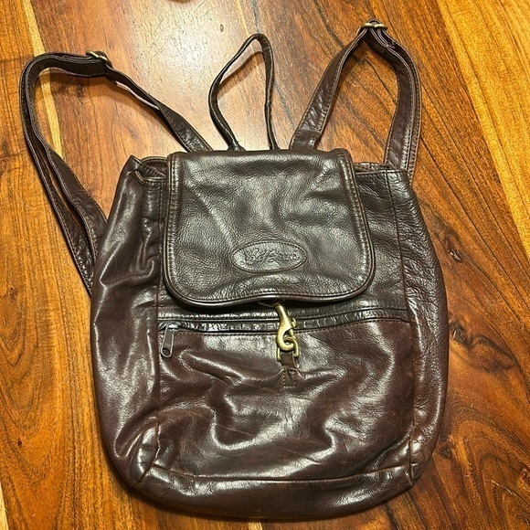 L.L. Bean Handbags - 🔥Vintage Cursive LL Bean Stamped Logo Leather Backpack Multiple Pockets EUC